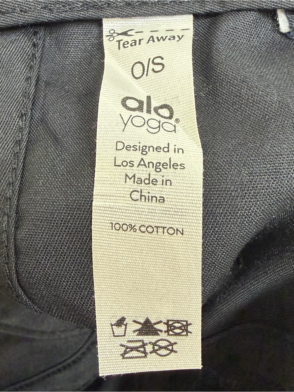 Alo Yoga Hat Black Off Duty Cap Strap Back Adjustable One Size Performance Logo - Picture 4 of 4